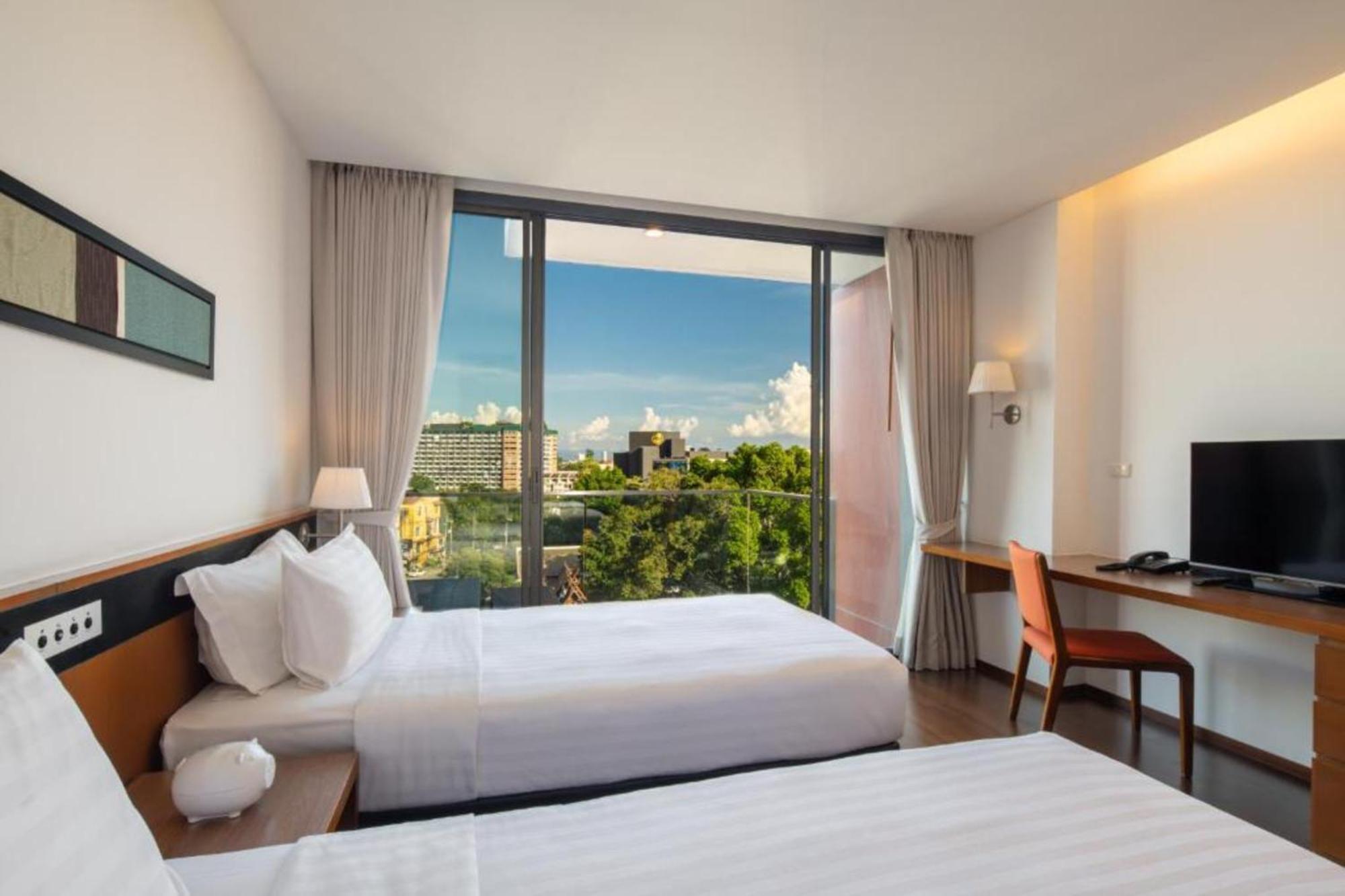 Eastin Tan Hotel Чиангмай Экстерьер фото